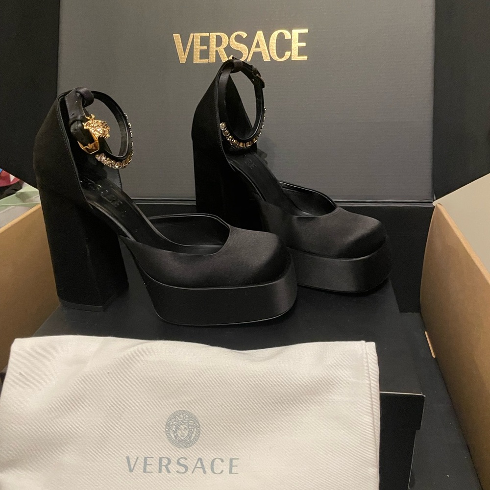 Versace Aevitas Satin Gold Crystal Medusa Platform Heels Black Size 38 120mm
